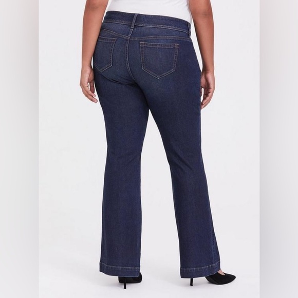 Torrid Dark Wash Flare Jeans - New - Size 30 - Picture 2 of 5